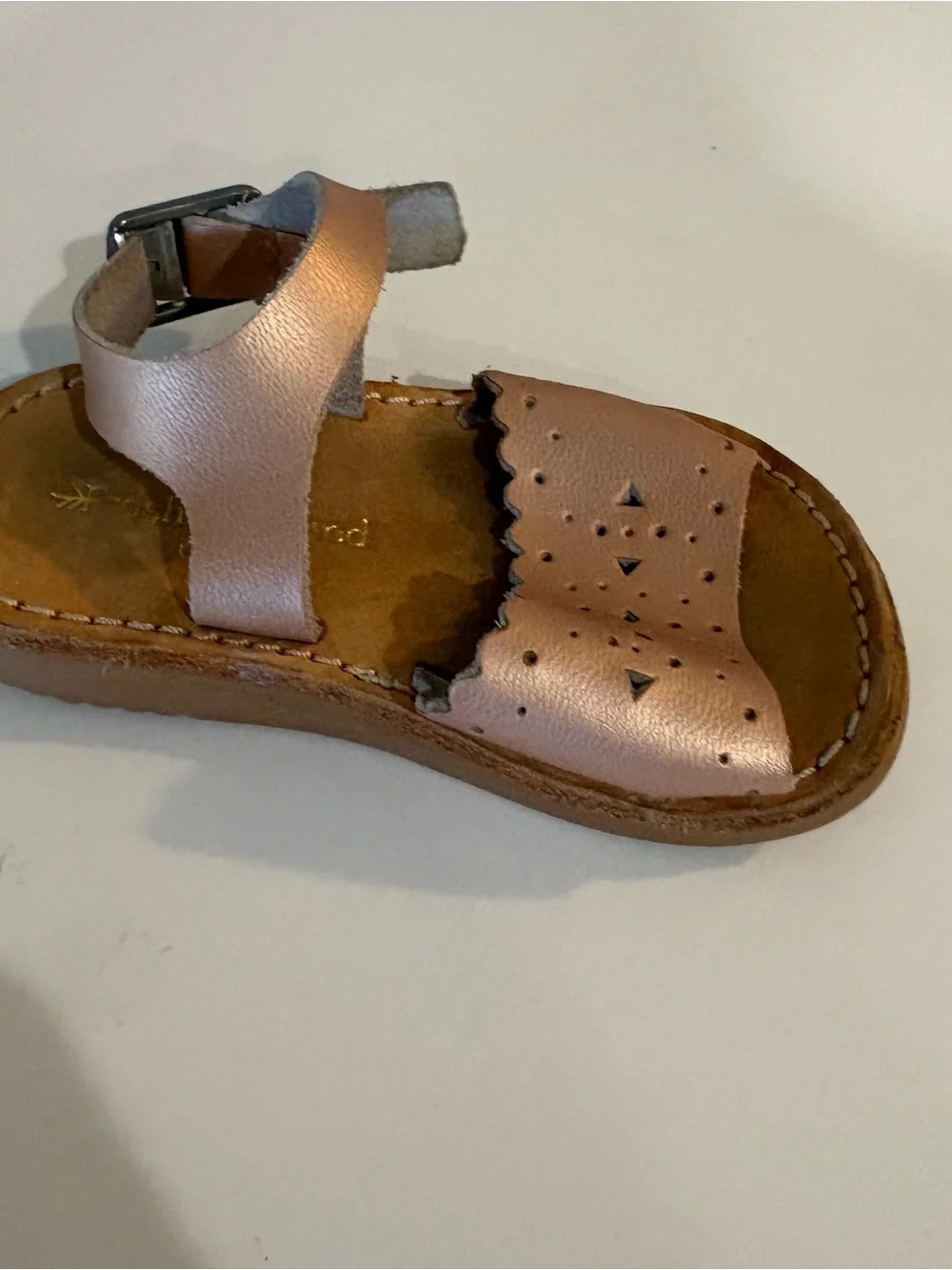 Freshly Picked laguna sandal in rose gold color size 3